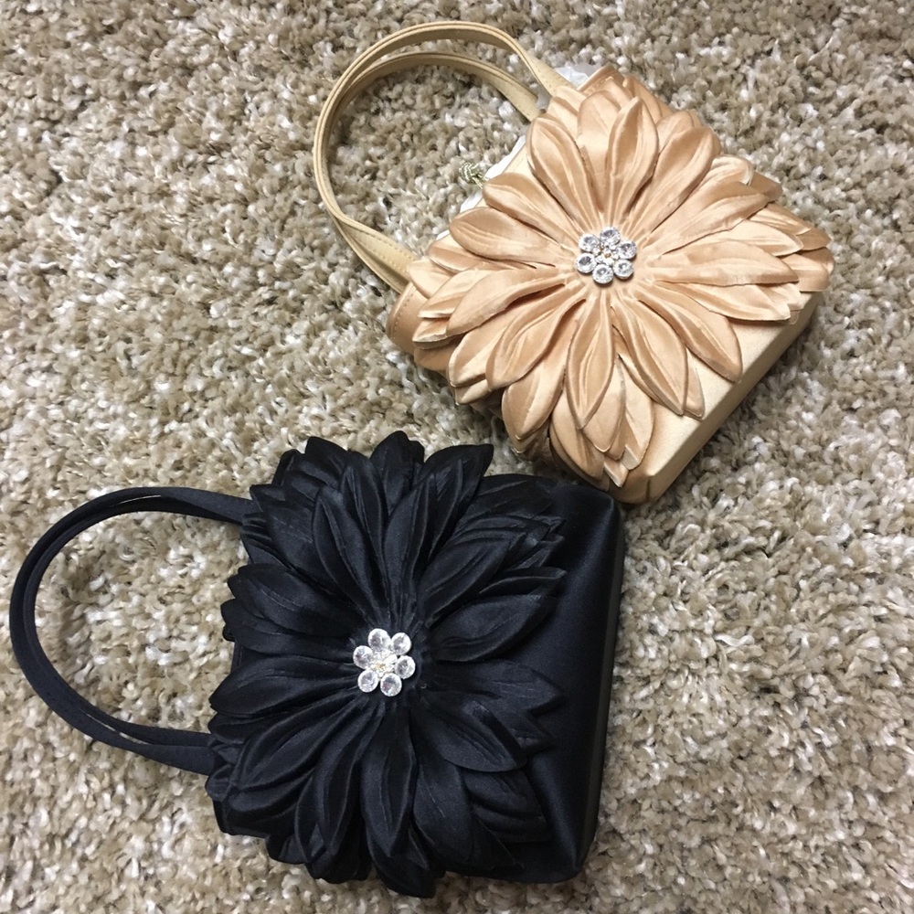 Flower handbags 🌻